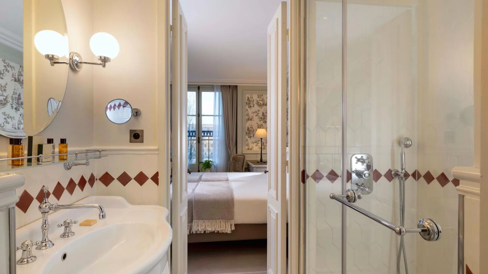 Hotel Du Quai Voltaire