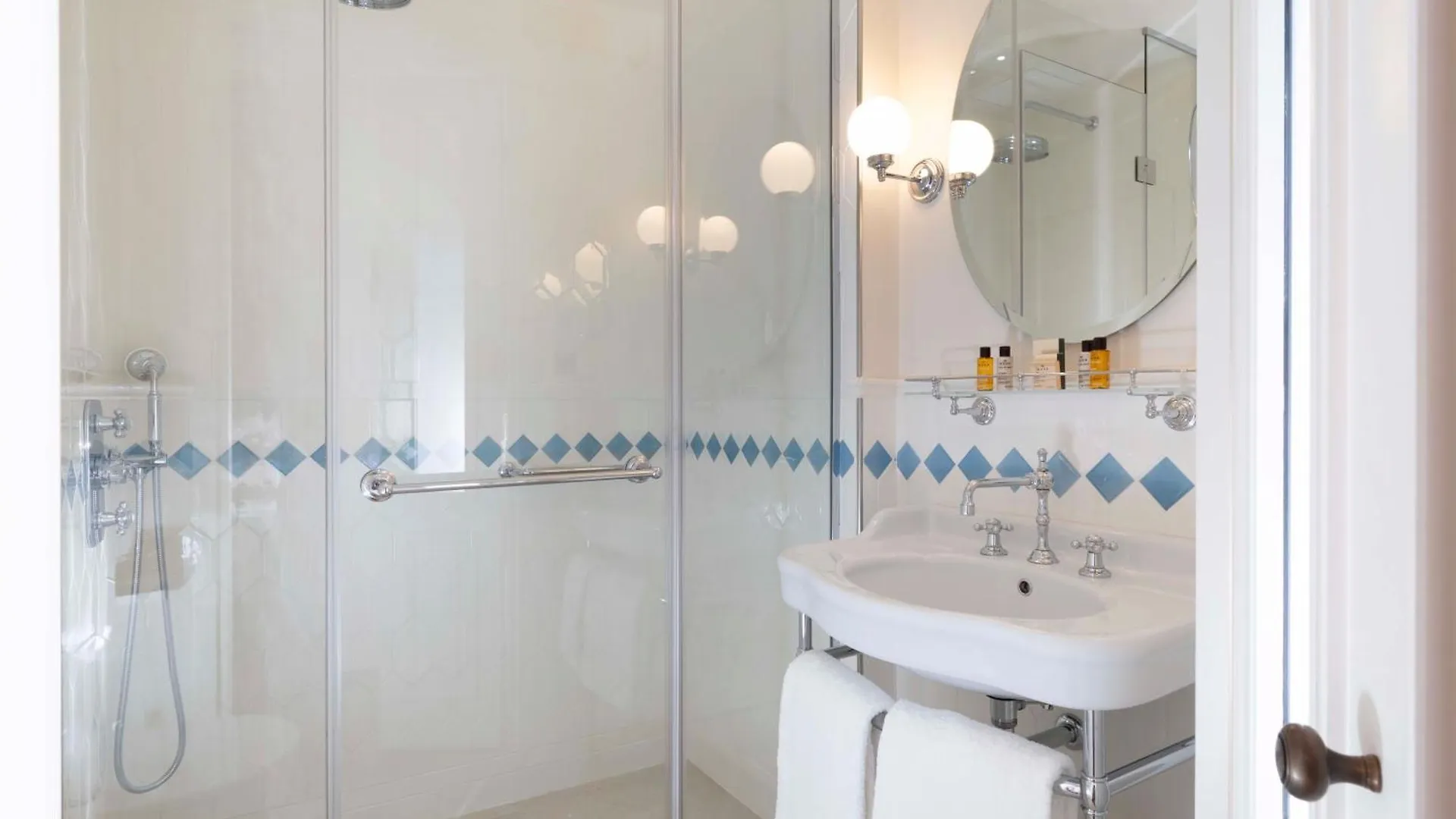 Du Quai Voltaire Hotel 3*