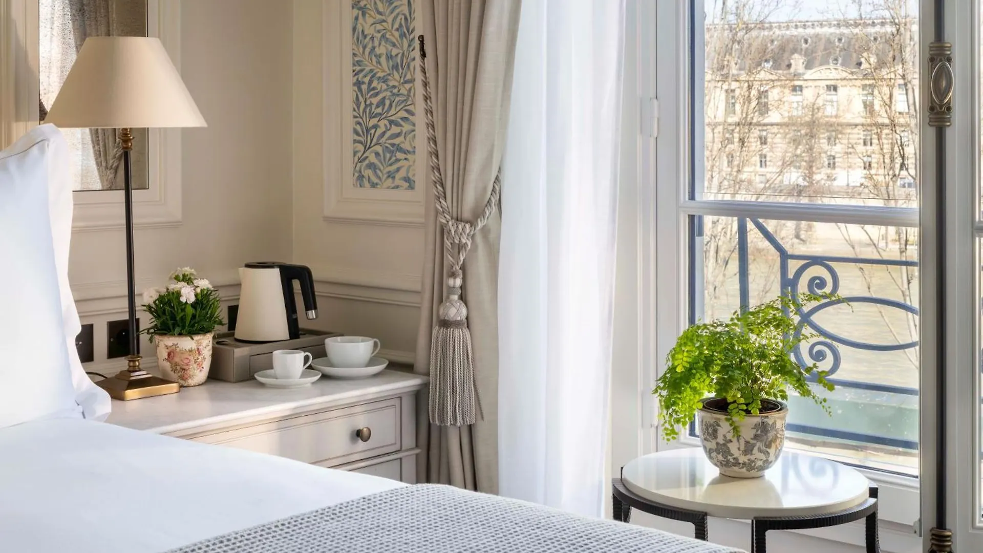 Hotel Du Quai Voltaire