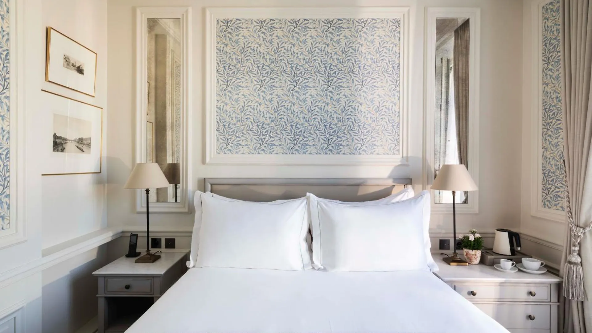 Hotel Du Quai Voltaire Paris