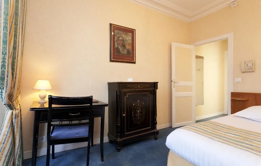 Du Quai Voltaire 3* Paris