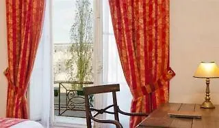 Du Quai Voltaire Hotell 3*