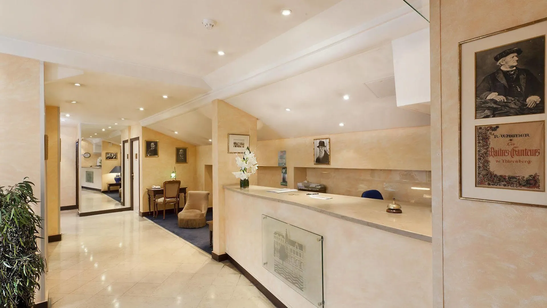 Hotel Du Quai Voltaire Paris