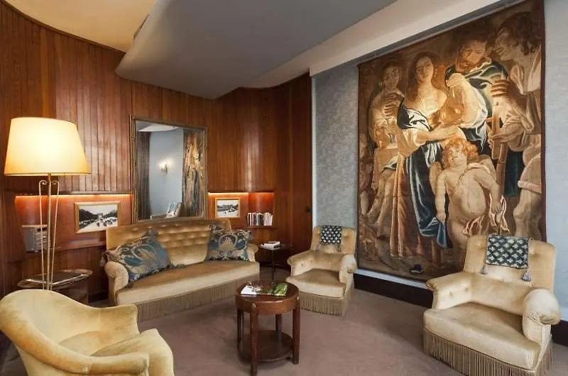 Du Quai Voltaire Hotel Parijs