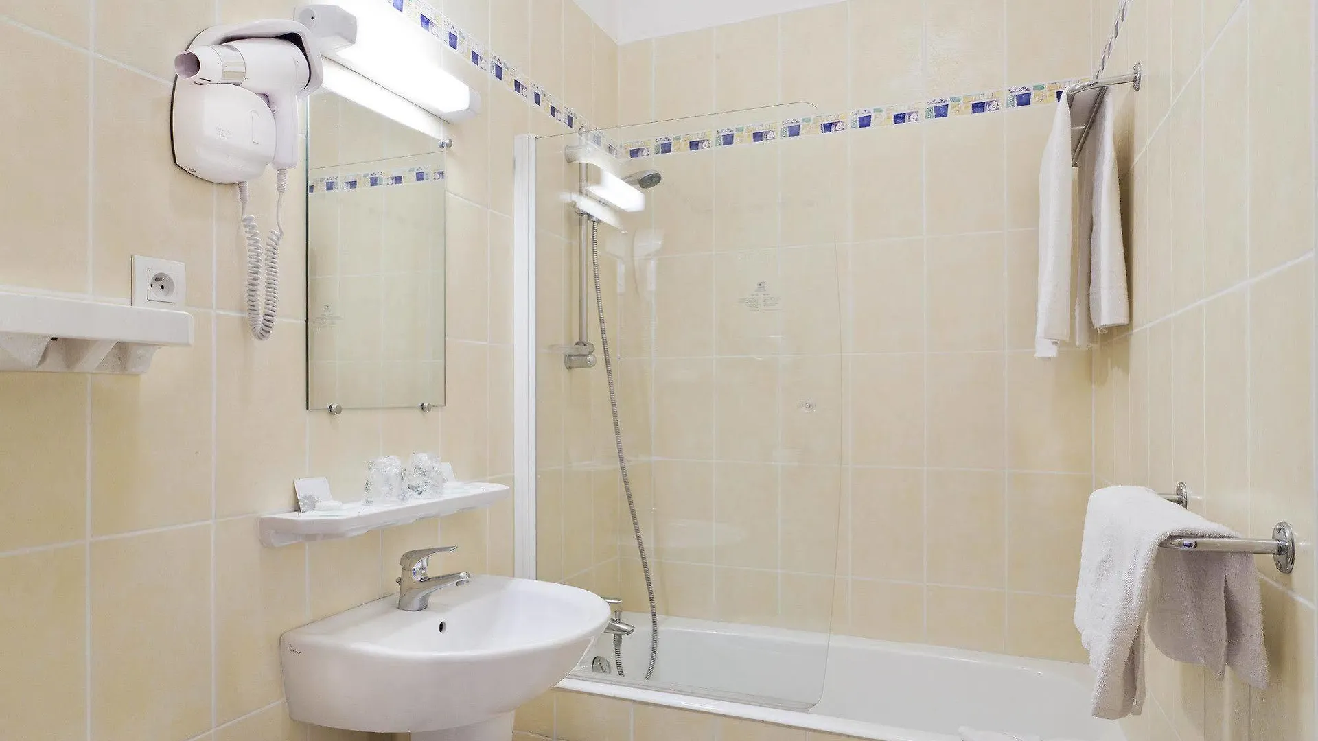 Du Quai Voltaire Hotel Parijs