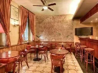 Du Quai Voltaire Hotel Parijs