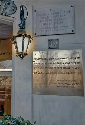 Du Quai Voltaire Hotel Parijs